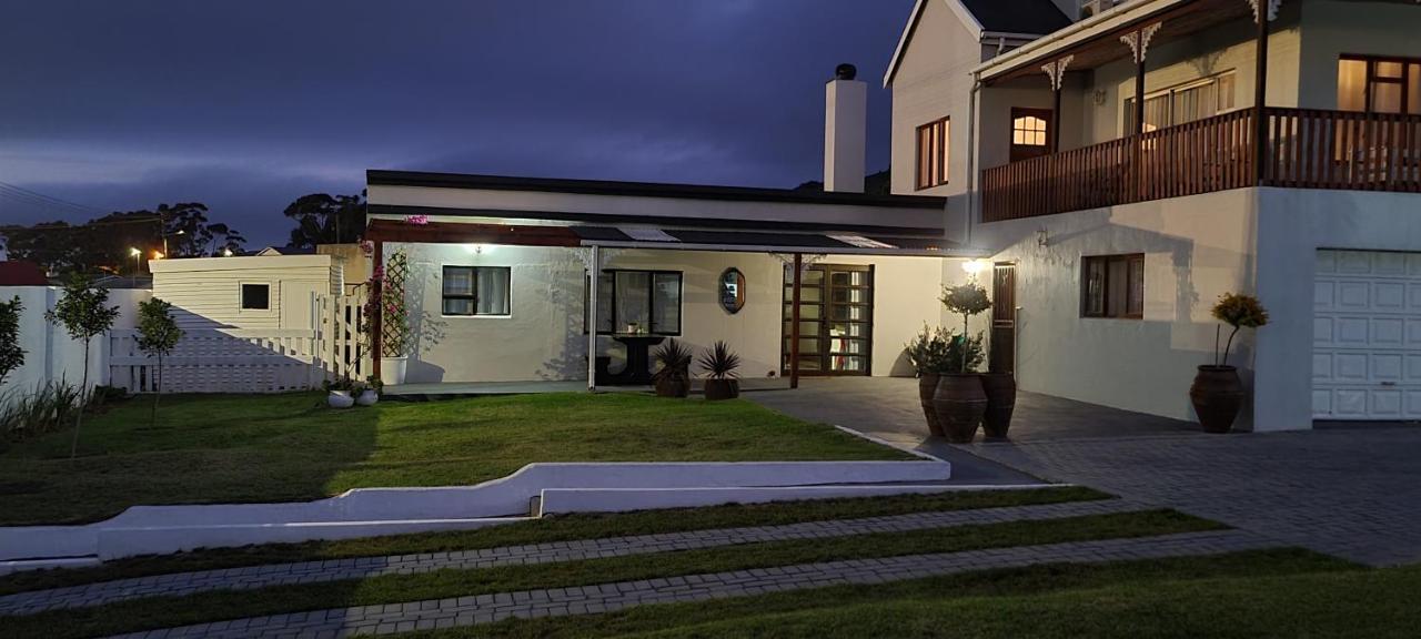 Hotel 7 On South à Bredasdorp Extérieur photo